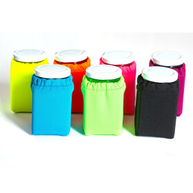 Eckiges Glas mit Softshell-Überzug und Baumwolltuch